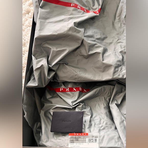 PRADA black patent leather boots with rubber heel and sole - Picture 2 of 8